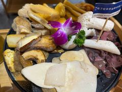 -一朵菌·野生菌探索家火锅(南亚店)