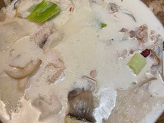 -滇香肴·云南菜蒸汽石锅鱼(云南北路店)