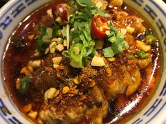 -沪小二炭火蛙锅(淮海中路美食不夜城店)