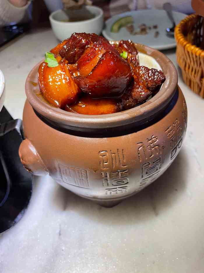 小菜园新徽菜(苏州金鹰店)-"放假了同事约在金鹰,五点到那已经很多人