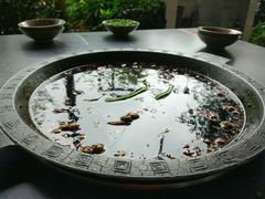 -茅草房·河畔园林火锅
