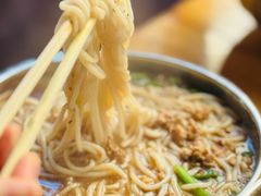 -正宗杨记普洱酸醋米线(总店)