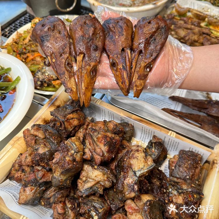 昆明的！暴好吃的烤鸡[流泪]肉嫩还爆汁！！ 