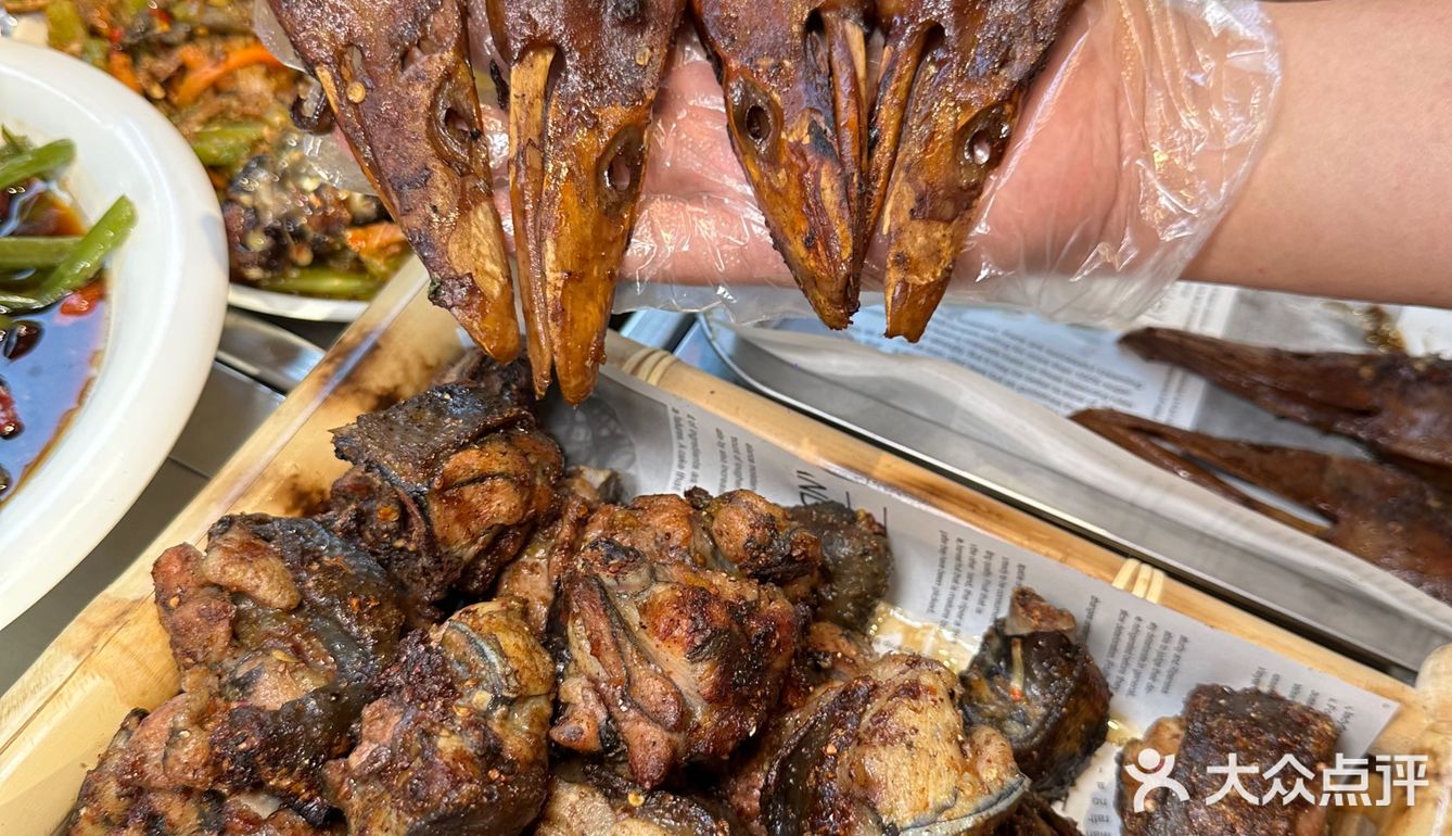 昆明的！暴好吃的烤鸡[流泪]肉嫩还爆汁！！ 