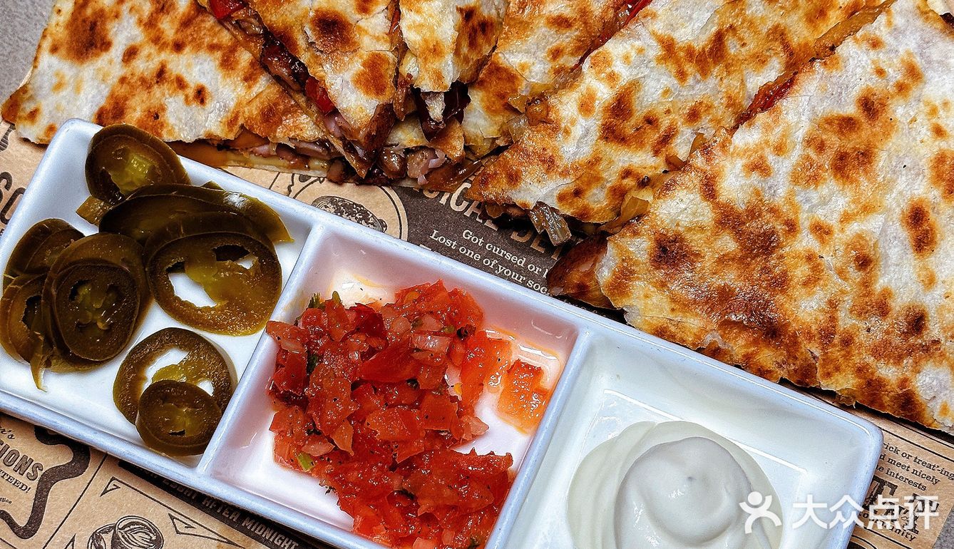 坐在星空泡泡屋里看遍国贸繁华，浪漫在蔓延～