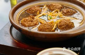 Stewed Pork Meatballs with Daylily Flowers