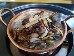 松茸土鸡锅-银同牦牛肉火锅