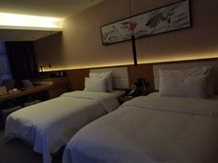 -优逸酒店(柳州窑埠古镇万象城店)