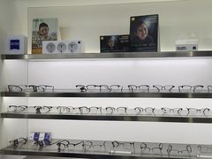 -视野联行眼镜·蔡司·尼康战略合作店(城西银泰店)