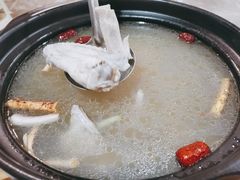 清远鸡煲-小板凳(四公里店)