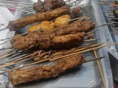 -三个大叔烤羊肉串·歌手驻唱·碳烤鲜肉(西三旗店)