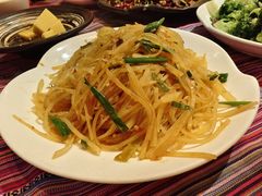 -香巴拉云南餐厅(华莱坞店)