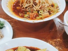 -胡成记口蘑龙眼包子(盐道街店)