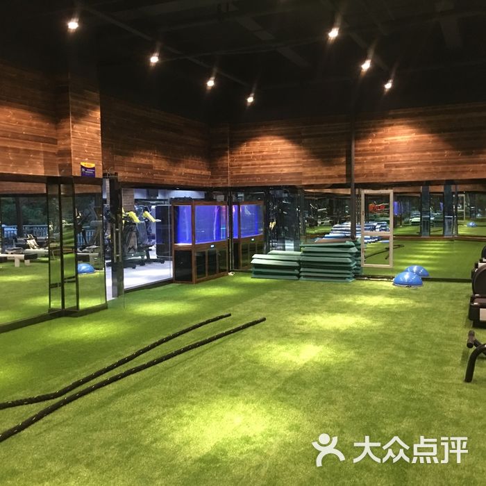 斯迈尔游泳健身俱乐部