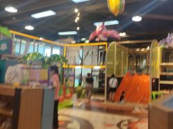 -卡通尼乐园(宝山龙湖天街店)
