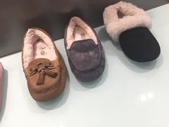 -UGG(燕莎奥特莱斯购物中心店)