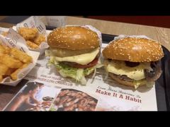 -The Habit Burger Grill 哈比特汉堡(爱琴海店)