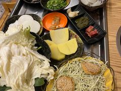 -洞庭洲·防空洞火锅·烧烤·铜锅涮肉(新百广场店)