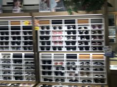 -视野联行眼镜·蔡司授权店(长白万象汇店)