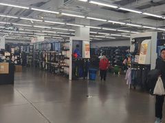 -迪卡侬(苗岭路店)