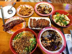 -爆炸头阿姨小四川正宗川味小吃(无任何分店)