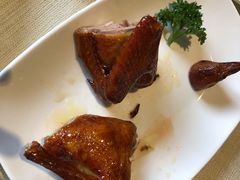脆皮烧乳鸽-御宝轩(益丰·外滩源店)
