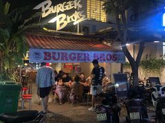 -BURGER BRO'S