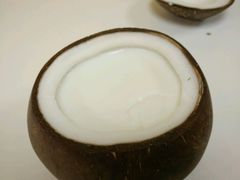 -志龙皇冠吃货椰子铺