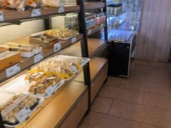 面包甜点陈列柜-顶东面包花园·生日蛋糕(香榭丽店)