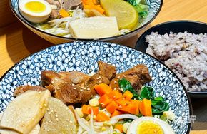 Sauce-Drizzled Pork Rice