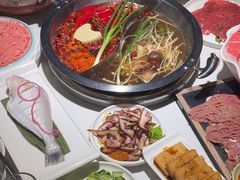 -茅草房·河畔园林火锅