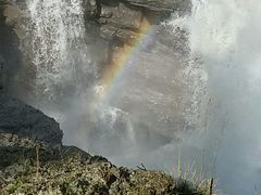 -阿萨巴斯卡瀑布观景点