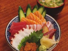 -由紀日本料理·炭火燒肉