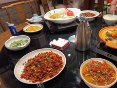 -川流不息·地道川菜·小龙虾(新松江路店)