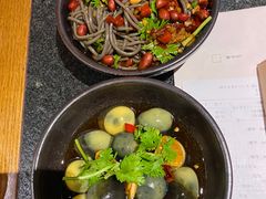 狂欢小皮蛋-蛙小侠(卓悦里店)