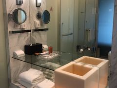 -上海滴水湖皇冠假日酒店