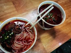 -魏旺湖北正宗牛肉面(硚口公园店)