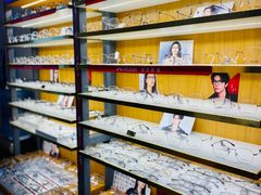 -优医视平价眼镜蔡司依视路折扣工厂店(十里堡店)
