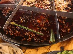 -岗上渣渣老火锅(两路口店)