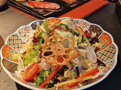 -铭牛烧肉·和牛海鲜自助(高新月牙湖店)