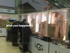 -UGG(燕莎奥特莱斯购物中心店)