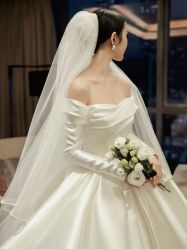 -衣贝姿婚纱礼服馆