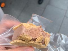 -詹爷爷乌节路街头冰淇淋