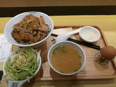 劲头满满松阪猪-熊吞·大碗丼烧肉饭(济宁万达广场店)