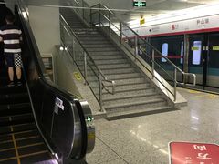 -尹山湖(地铁站)