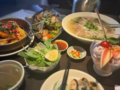 -大头虾越式风味餐厅(光明广场店)