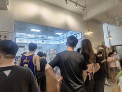 等位区-翁林甜品