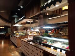 自助取餐区-广州中心皇冠假日酒店-环市食坊·海鲜自助餐厅
