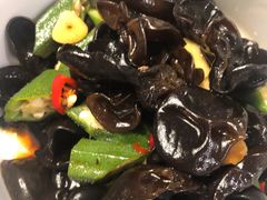 秋葵拌木耳-肆月河豚·新淮扬(金融街店)