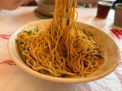 -肥肥虾庄·金牌油焖大虾(汉口城市广场店)